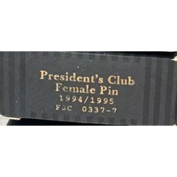 Avon vintage president's club female pin Initial PC lavender - Picture 2 of 5